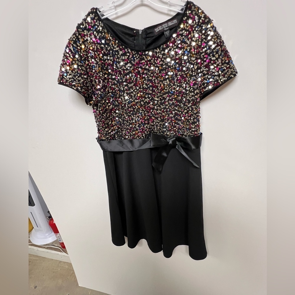 THREE PINK HEARTS BLACK W/MULTI-COLORED SEQUINS HOLIDAY OR PARTY DRESS. XL